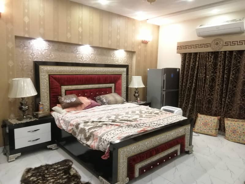 A BEAUTIFUL 8 MARLA HOUSE FOR RENT IN UMAR BLOCK SECTOR B BAHRIA TOWN LAHORE 36