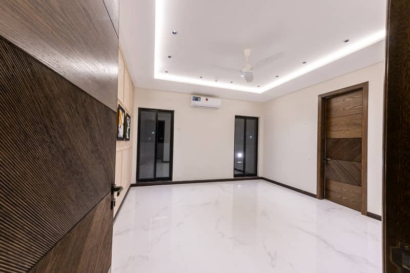 Just 1 Year Used 1 Kanal Modern Design Luxury House 14