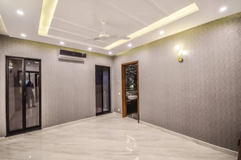 Near Y Block McDonald 1 Kanal Brand New Modern House For Rent 14