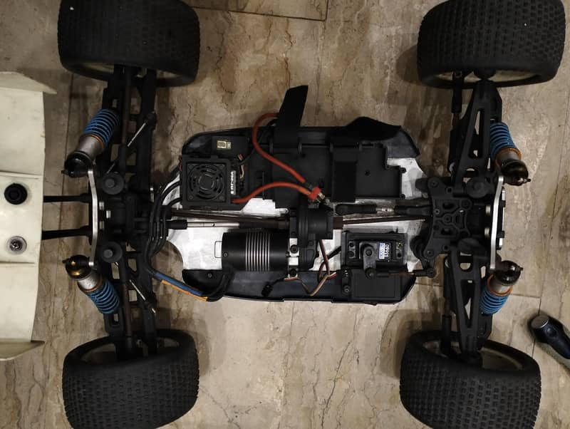 Brushless electric Monster truck 1/8 0