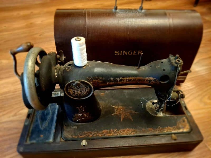 Antique Sewing Machine—A Rare Gem for True Collectors! 2