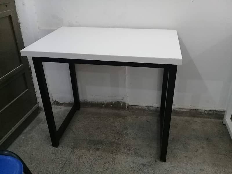 Study Table/Workstation Table/Laptop Table/Gaming Table 4