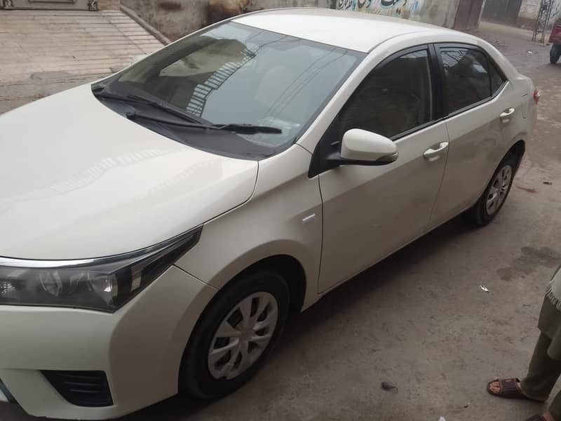 Toyota Corolla XLi model 2015 1