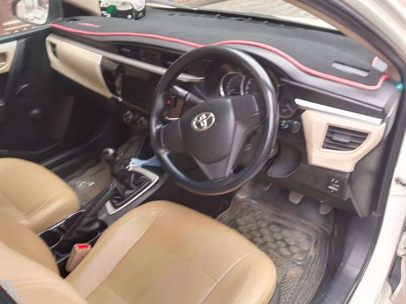 Toyota Corolla XLi model 2015 6