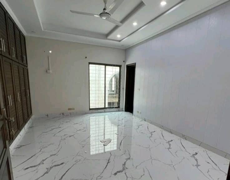 Gulberg House Sized 10 Marla For rent 2