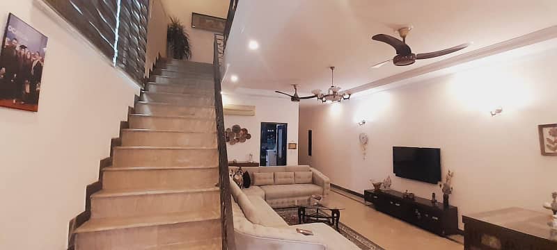 10 Marla House For Sale In New Suoer Town Lahore 4