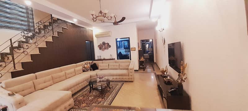 10 Marla House For Sale In New Suoer Town Lahore 8