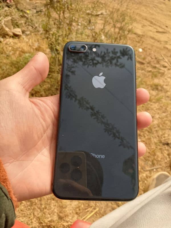 iphone 8plus non pta for sale contact on 03484536041 0