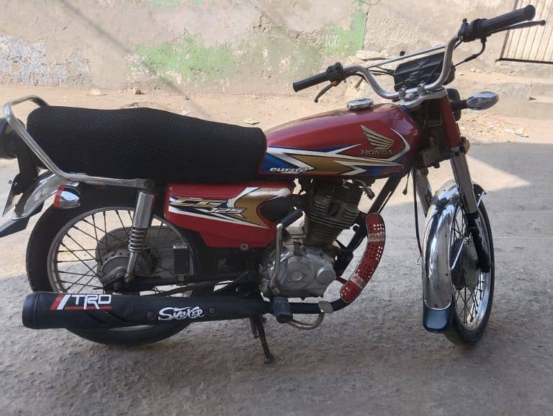 Honda 125 2020 model good condition All documents clear 03217699114 5