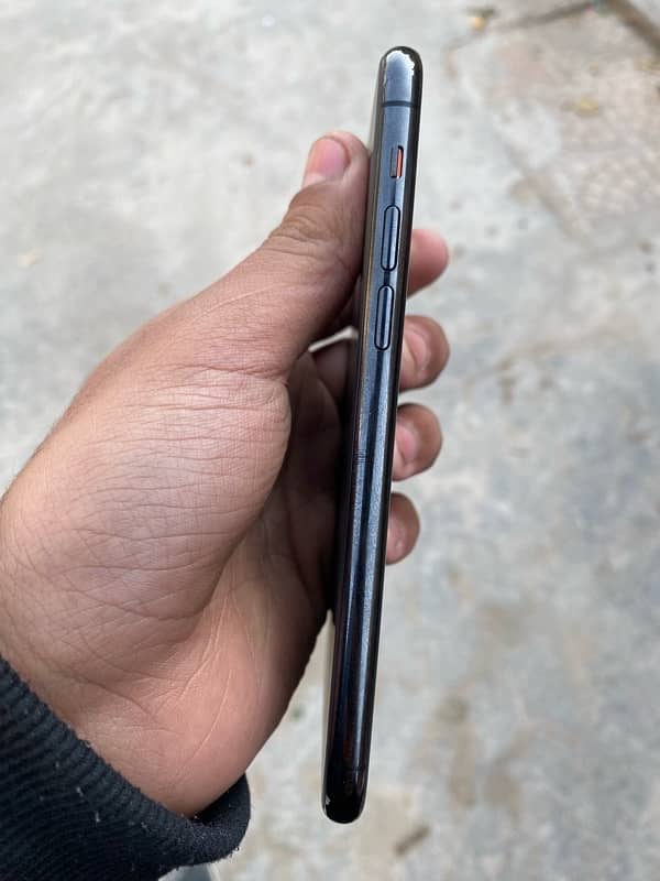 iPhone 11 Pro l PTA Approved 1