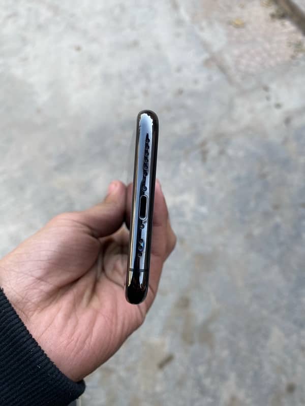 iPhone 11 Pro l PTA Approved 4