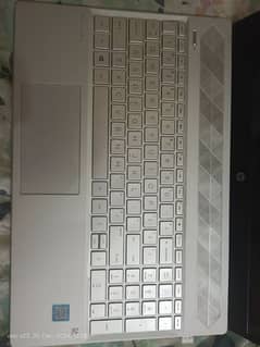 hp pavilion i5 8th touch with complete box