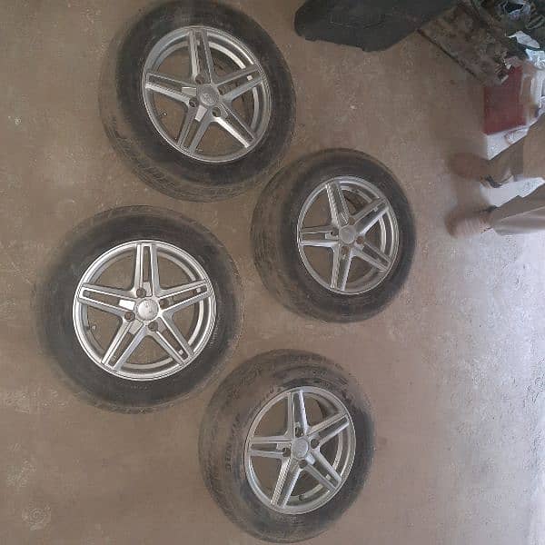 185 65 R14 Dunlop tyres along rims for sale 5