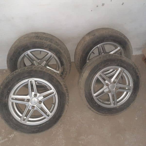 185 65 R14 Dunlop tyres along rims for sale 11