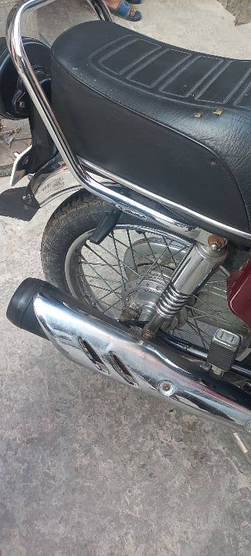 Bike  Bilkul OK ha  Honda cd 70 Model 21/22 Sa Exchange b hu jaya ge 6