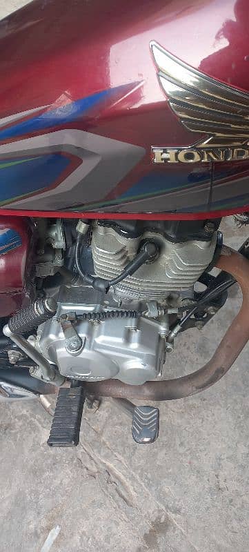 Bike  Bilkul OK ha  Honda cd 70 Model 21/22 Sa Exchange b hu jaya ge 8