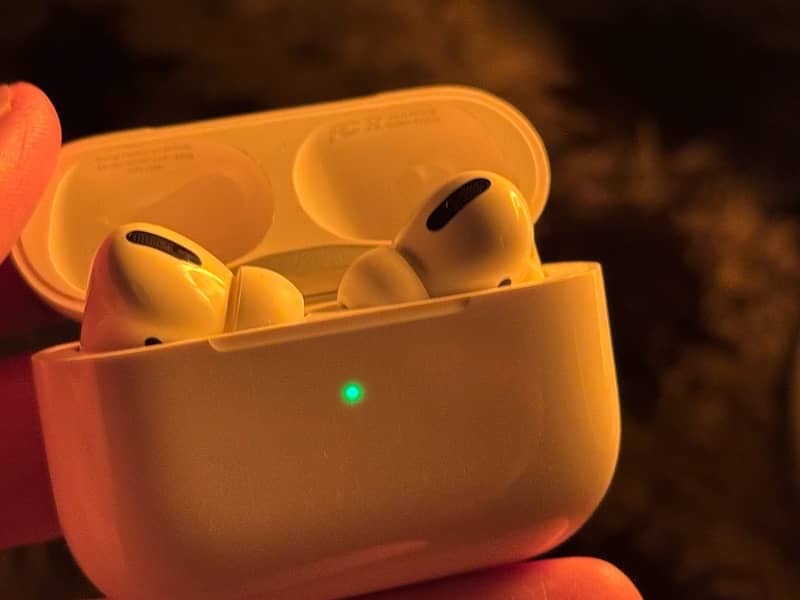 Apple AirPods Pro - 1st Generation (Original) 6