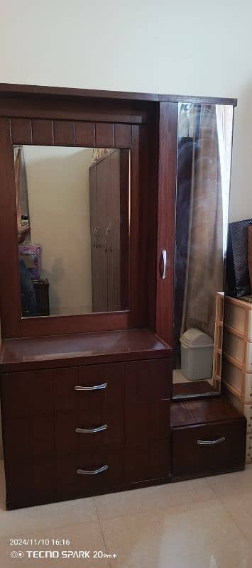 Dressing Table For Sale ! 0