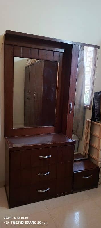 Dressing Table For Sale ! 1