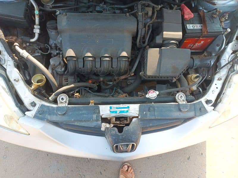 Honda City IDSI 2005 manual own engine. 12