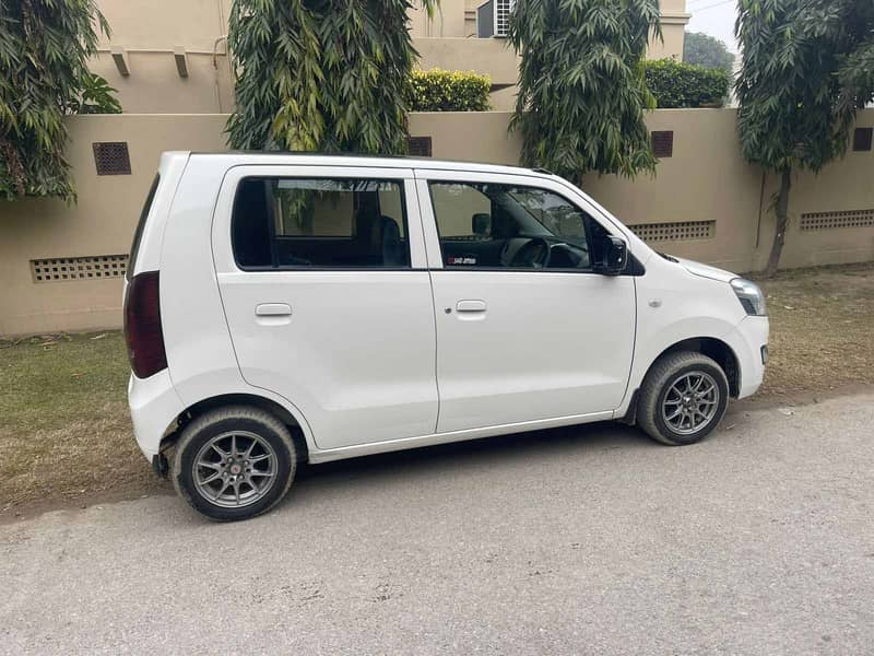 Suzuki Wagon R 2018 10