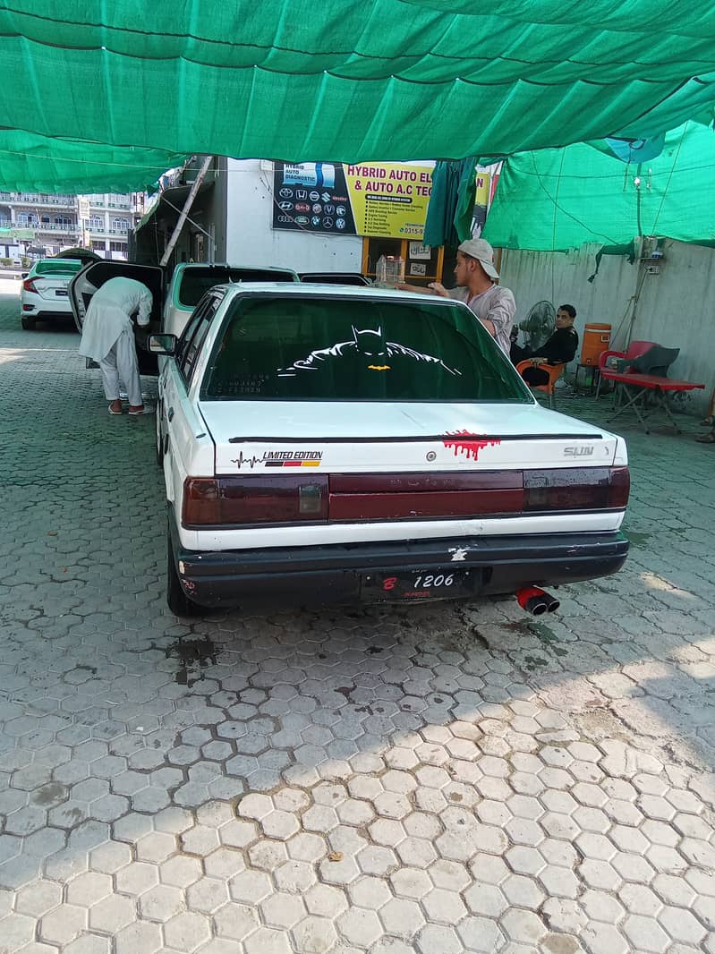 Nissan Sunny 1988 9