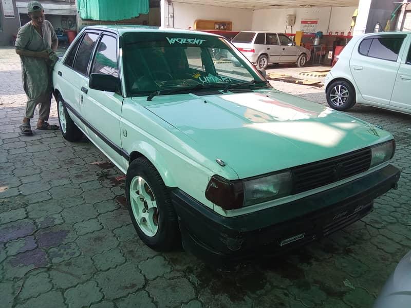 Nissan Sunny 1988 11