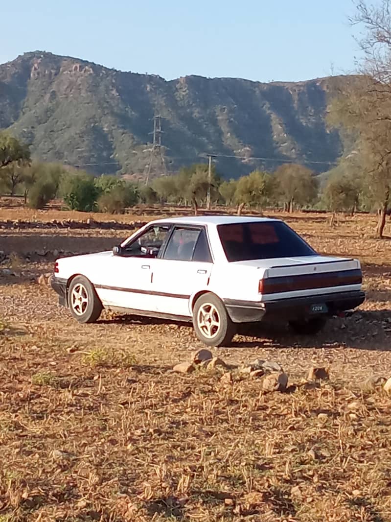 Nissan Sunny 1988 16