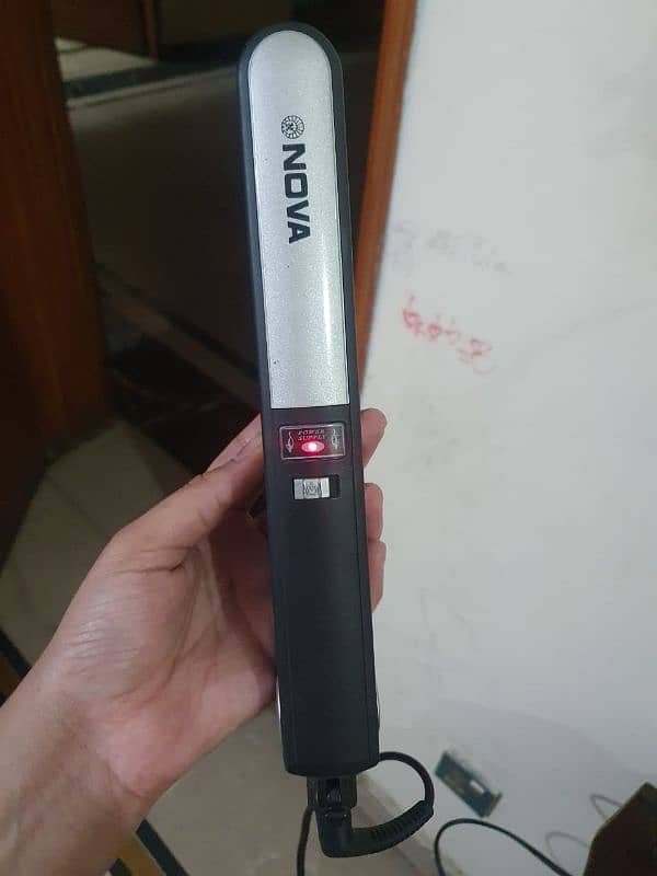 Nova Hair Straightener 0