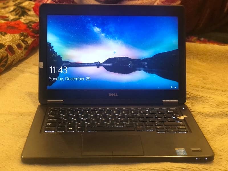 laptop for sales in 35000 1 time used 5 janration ram 8 and memory 128 12