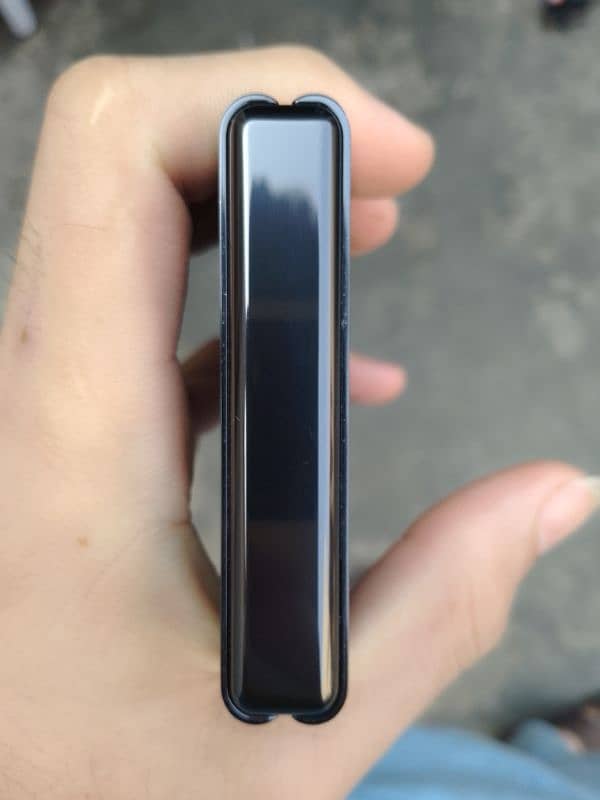 Moto Razr 40 Ultra Flip Mobile 9/10 Condtion non pta lock 2