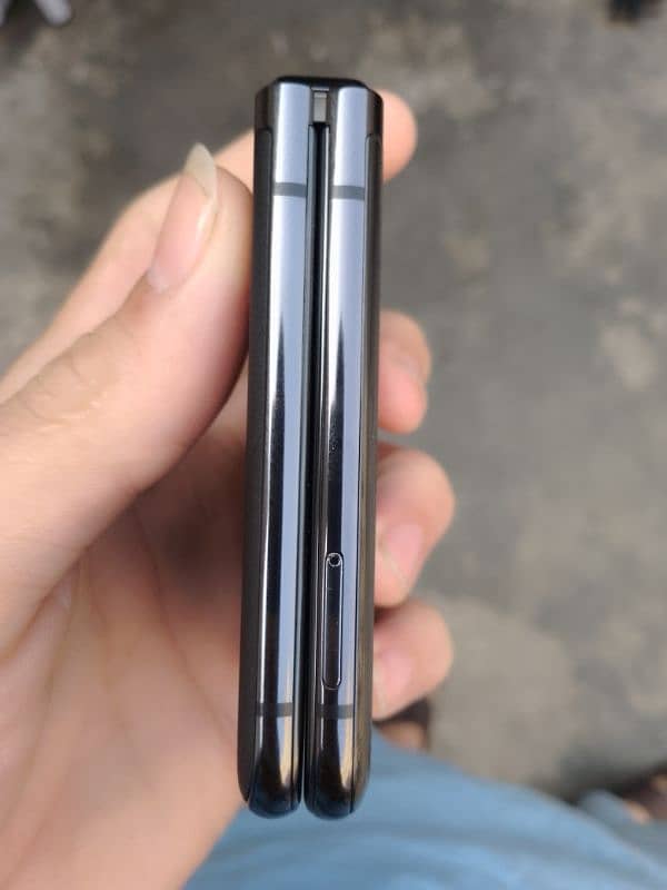 Moto Razr 40 Ultra Flip Mobile 9/10 Condtion non pta lock 5