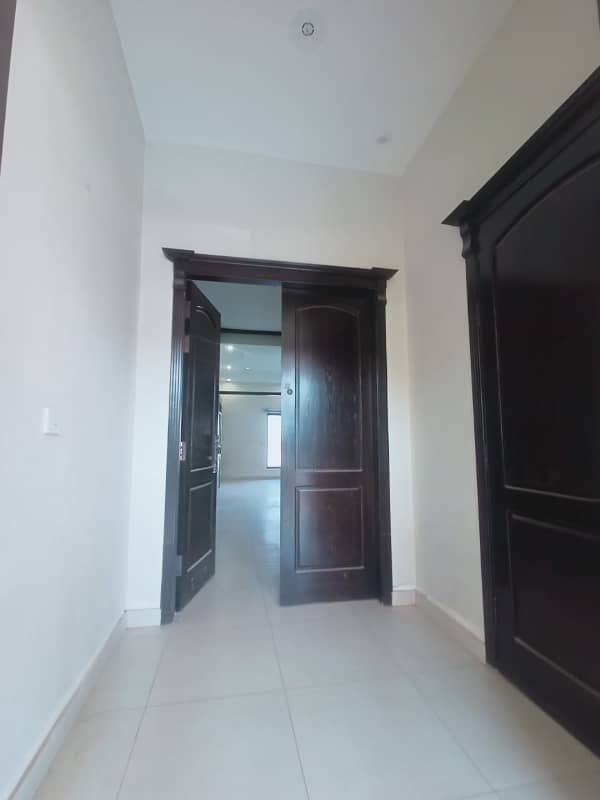 House available for rent with solar and basement in bahria enclave Islamabad 9