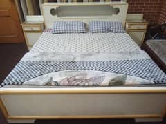 Stylish wooden Bed