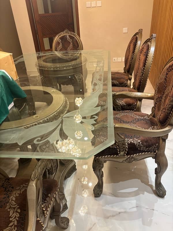 Grand size luxurious Dining table 5