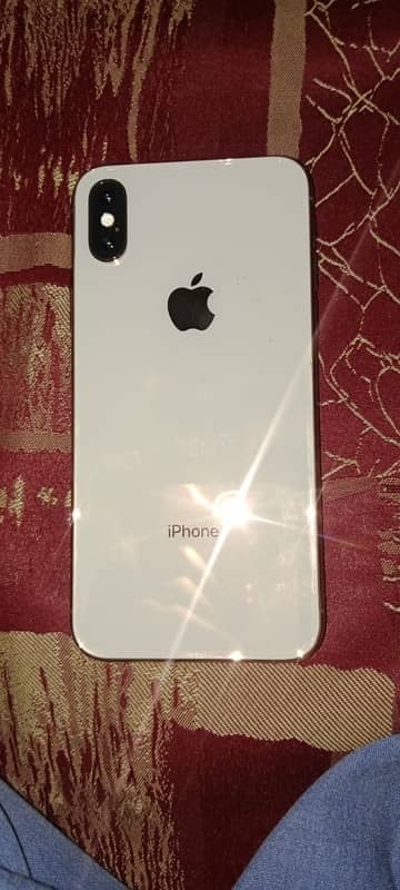 iphone xs  ne 10/10 condition 0