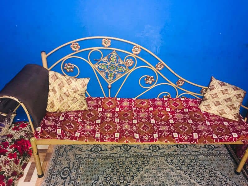 iron bed and sofa for sell 4