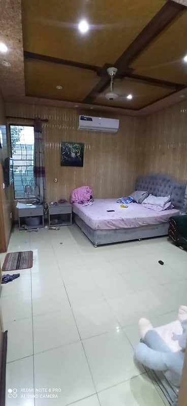 10 Marla Used House For Urgent Sale 8