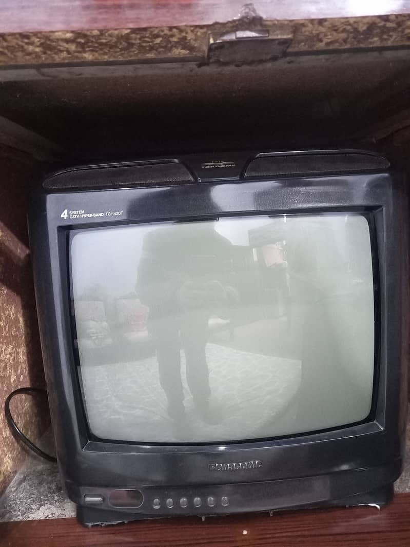 TV Original Panasonic with trolley 2