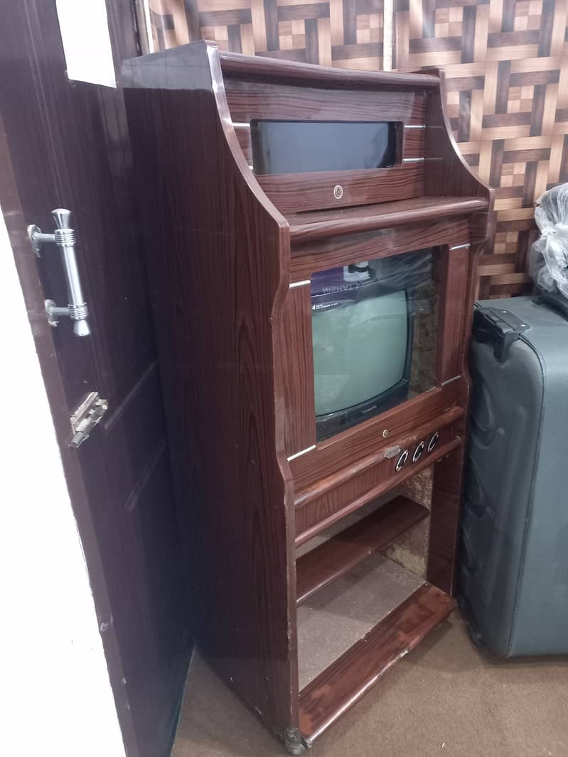 TV Original Panasonic with trolley 4