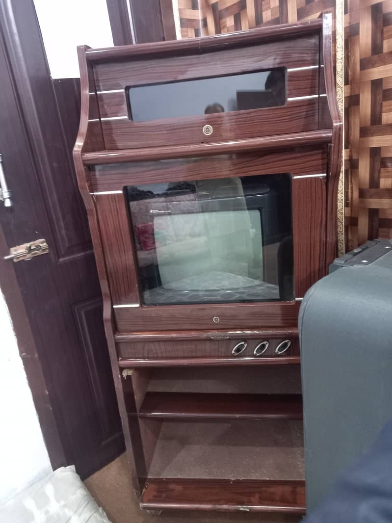 TV Original Panasonic with trolley 6