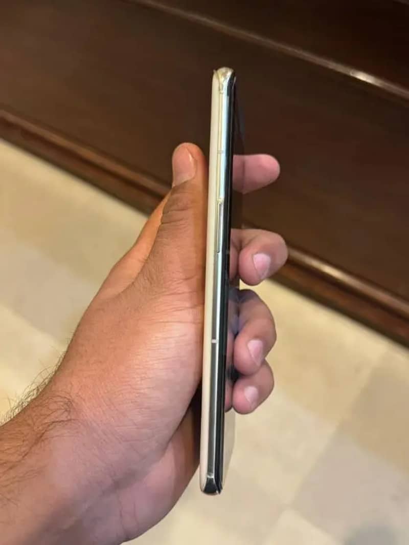 One plus 10 pro panda Edition 1