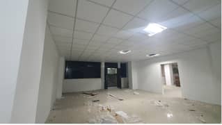 Area 700 SqFt Corporate Office Available For Rent On Reasonable Rent In Main Boulevard Road Gulberg 3 Lahore