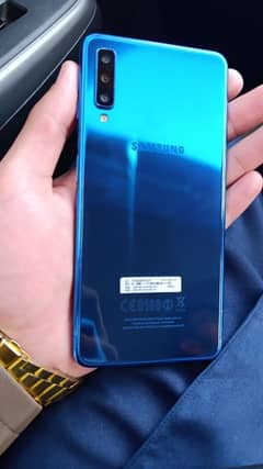 Samsung Galaxy A7 4/128 condition 10/10 urgent for sale