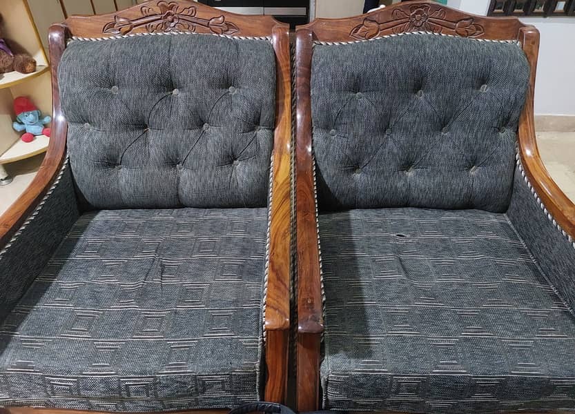 5 SEATER SOFA SET FOR SALE 1