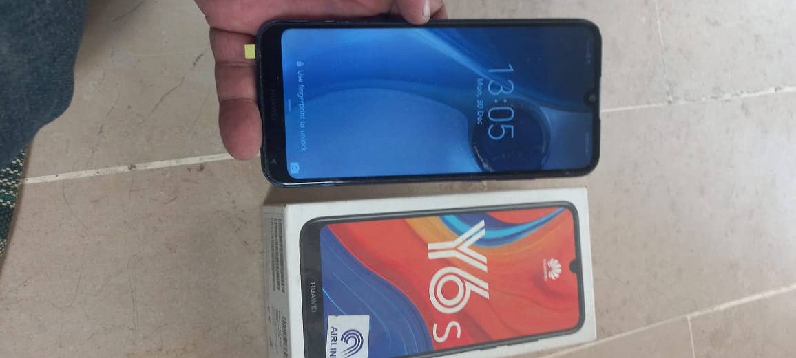 vivo y90 and huawei y6s 3/64 8