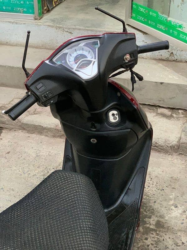 United Scooty 100CC 5