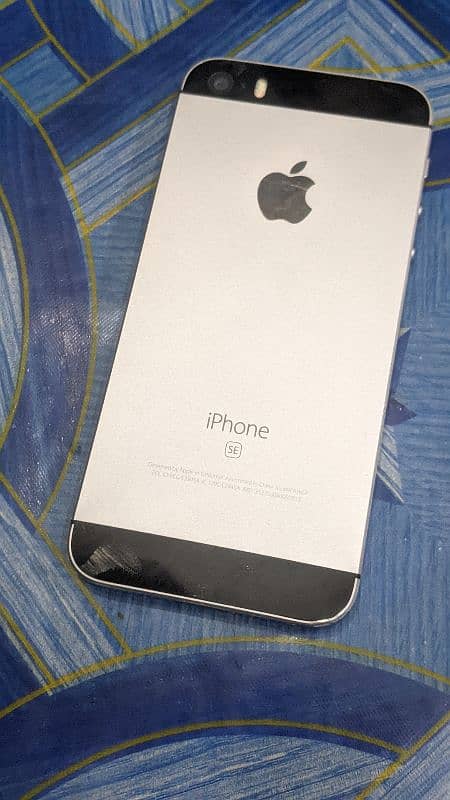 iphone se 16 gb 7