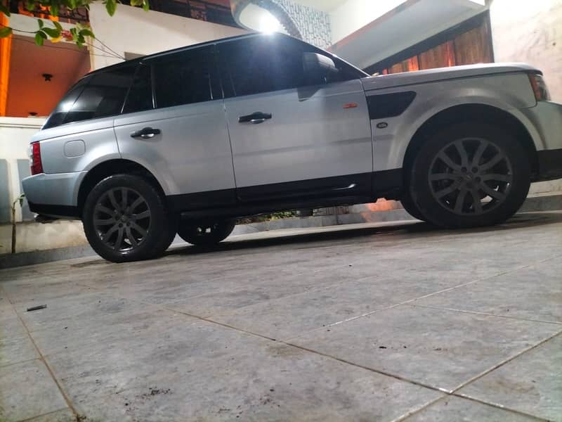 RANG ROVER SUPER CHARGE TOP OF THE LINE 2