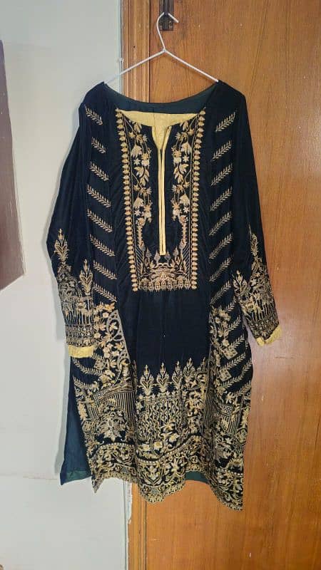 three piece beautiful shalwar kameez/trouser shirt for sale 3